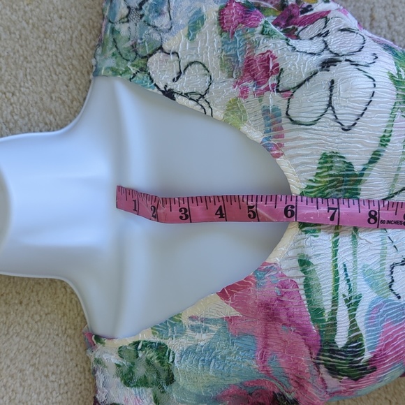 KOMAROV | White & Floral Long Crinkle Dress with Cap Flutter Sleeves, Size S - Picture 15 of 16